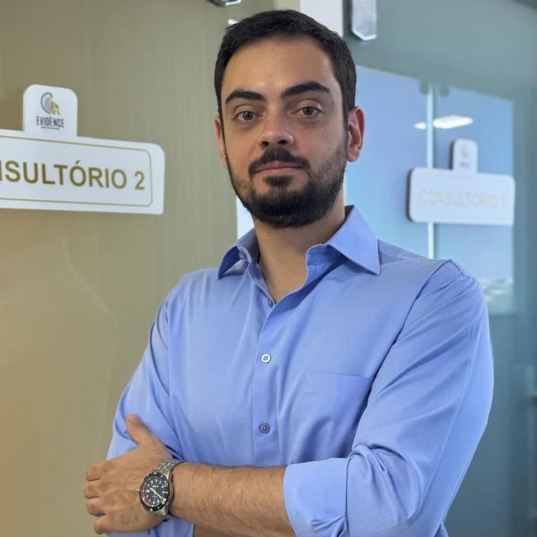 Dr. Flávio Junqueira Caixeta